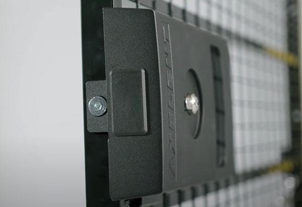 Nuestra cerradura de cilindro eléctrico está patentada y tiene una función de bloqueo única 